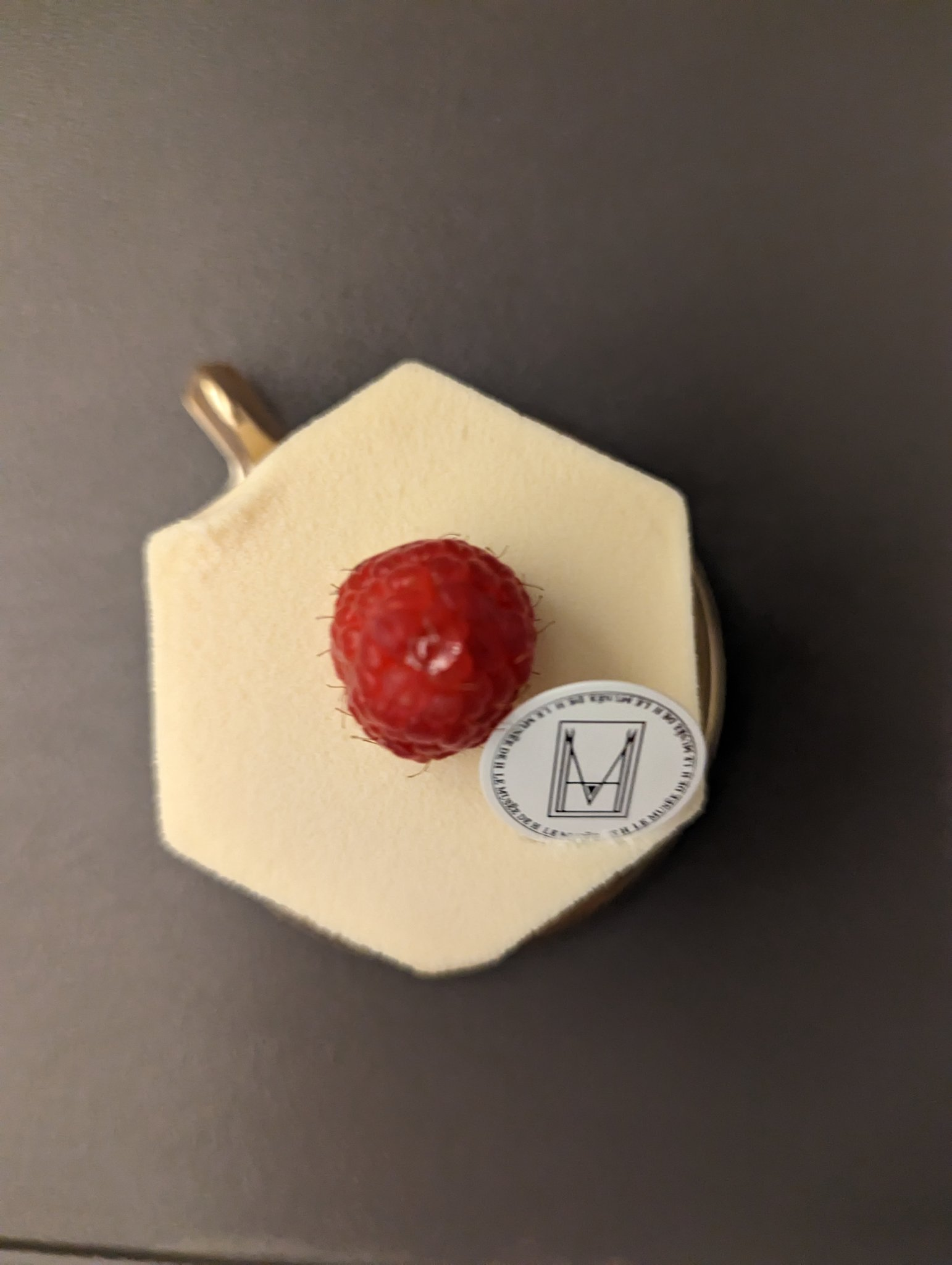 Image in a image block